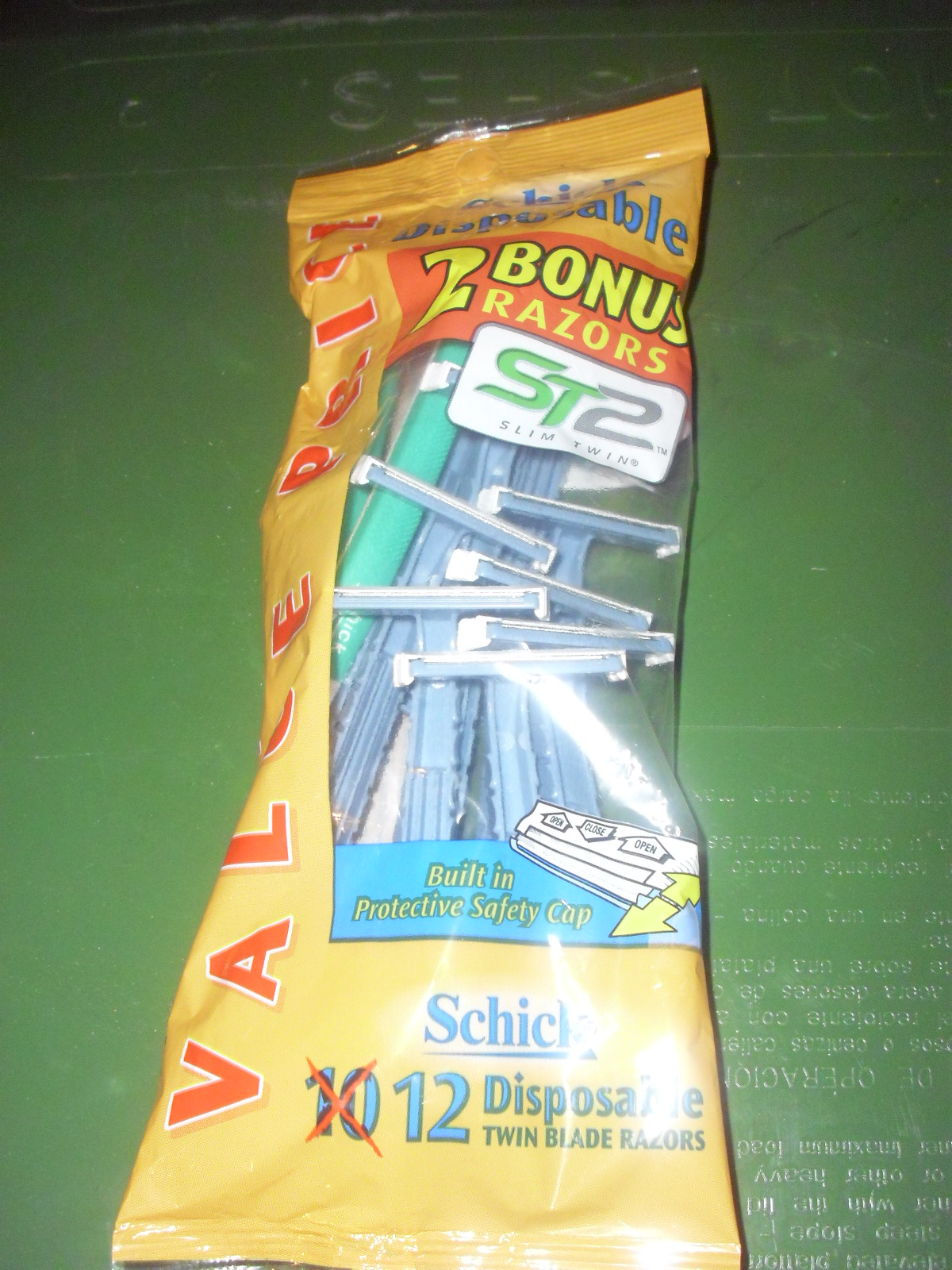 schick-disposable-razor.jpg